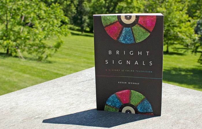 bright-signals-susan-murray-(albright)-WEB.jpg