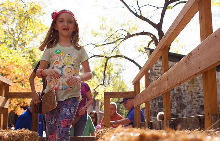 hayrides-2017-10-21-credit-Marichka-Udud-096-m-WEB.jpg
