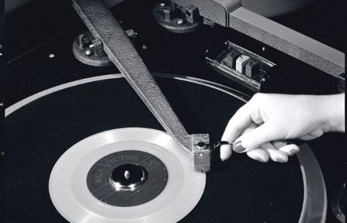 turntable.JPG