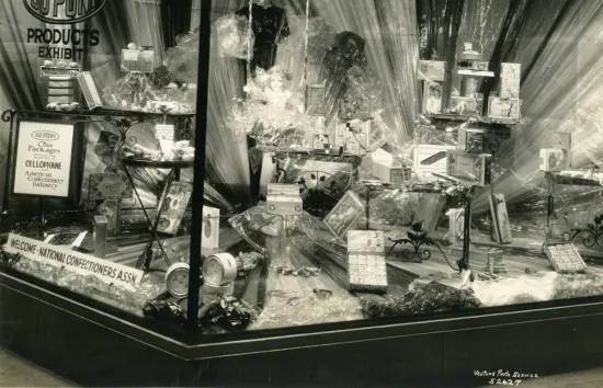 DuPont_Cellophane_and_American_Confectionery_Industry_Window_Display.jpg