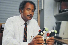 Memeger-with-molecule-2-WEB.jpg