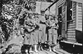 bloomer-girls-hagley-HF_W70_02.jpg