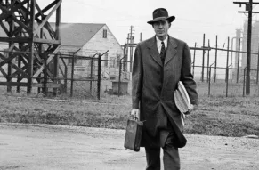res-stacks-banner-last-man-leaves-war-plant-hagley-1972341_0873.jpg