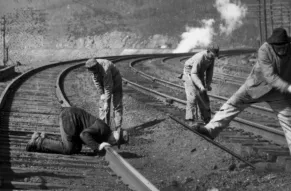 res-stacks-banner-railroad-workers-leveling-tracks-hagley-PRR_ME4488.jpg