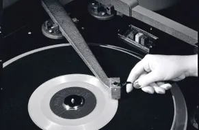 turntable.JPG